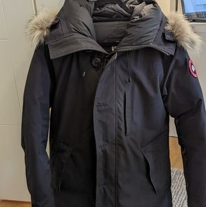Black Chateau Parka Fusion Fit with Fur trim, size M
